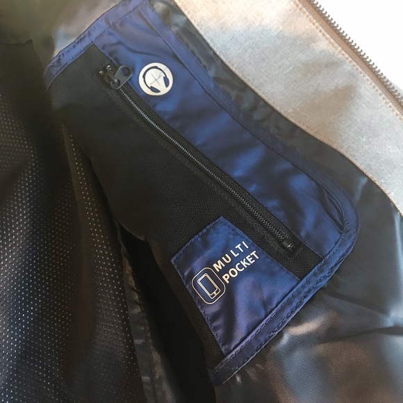 NWOT Men’s Gray Michael Kors Bomber Jacket - Picture 5 of 7